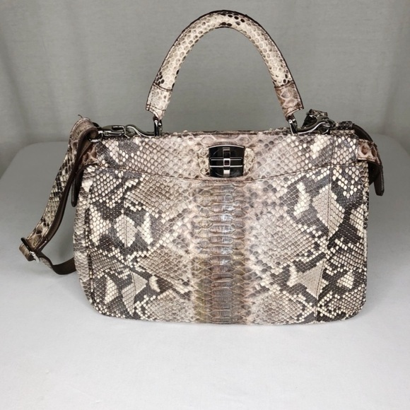 ✨Host Pick ✨Paulo Bentini Genuine Python Handbag with strap in EUC.